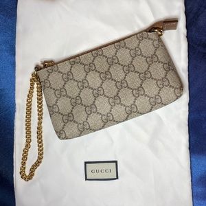 Gucci wristlet 💯 authentic & mint condition